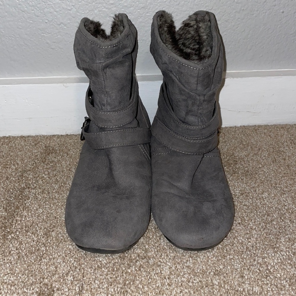 Report booties
